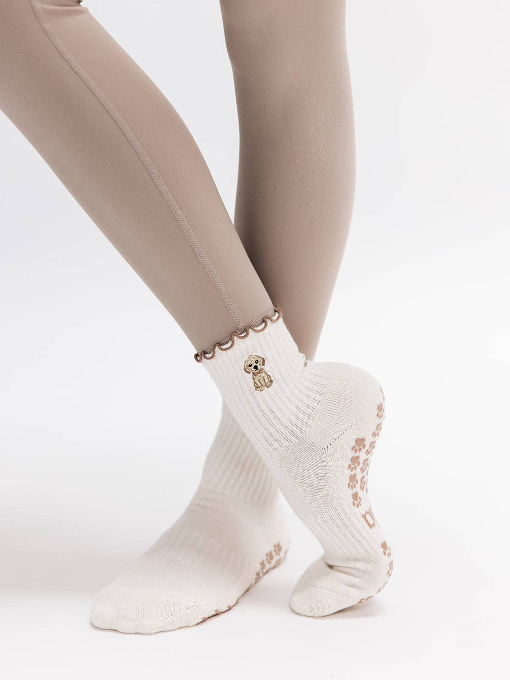 Golden Retriever Ruffle Pilates Socks Brown Paw Shaped Grips