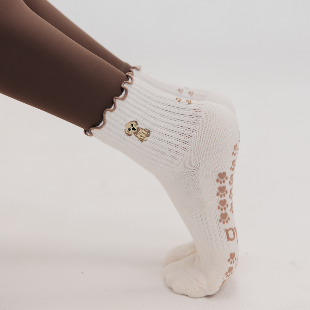 Golden Retriever Ruffle Pilates Socks Brown Paw Shaped Grips